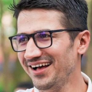 विराट अनुपम