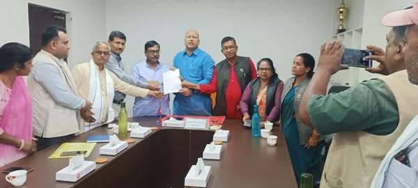 मधेशका मुख्यमन्त्रीलाई एसले बुझायो ५२ बुँदे माग