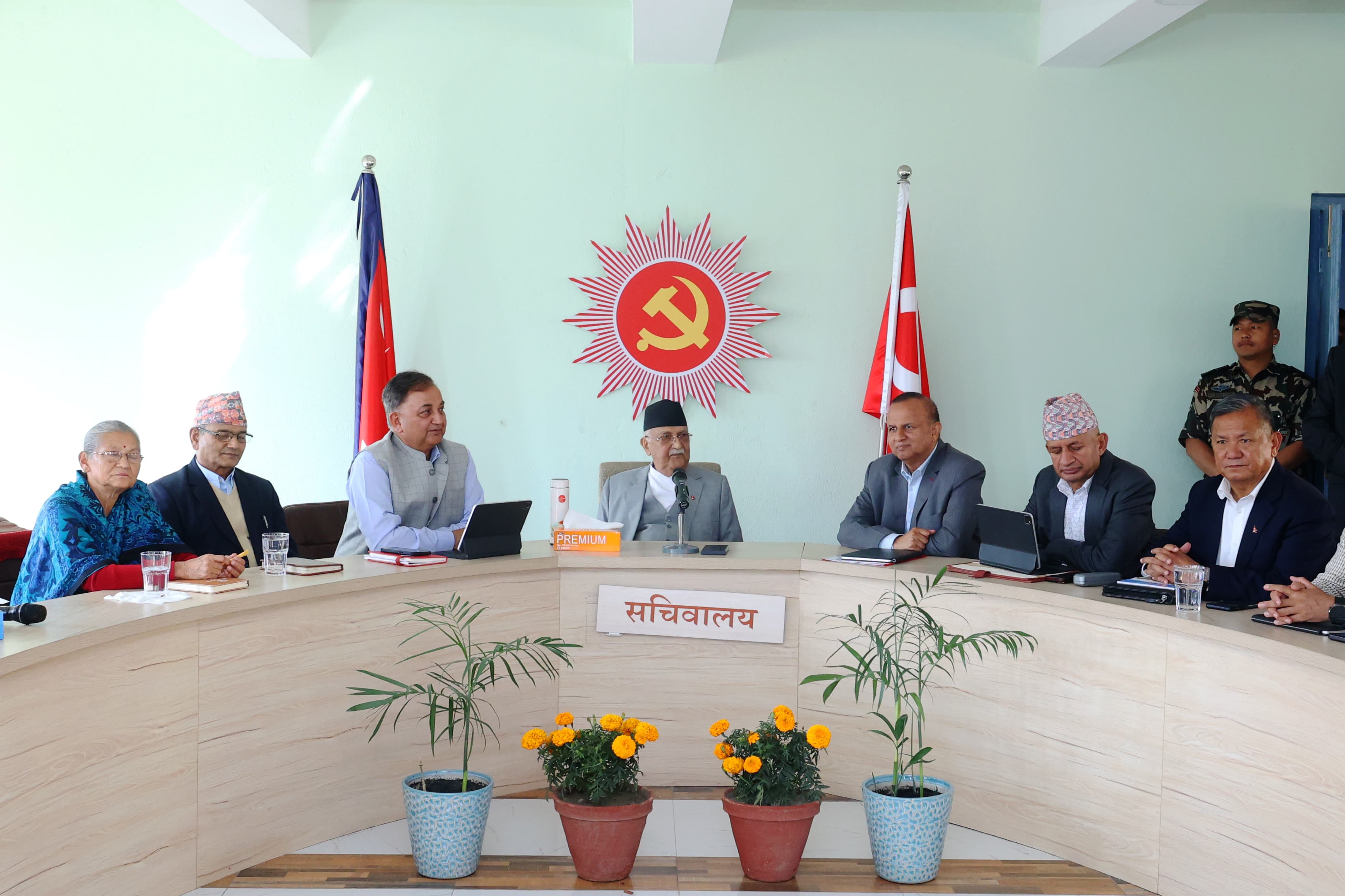 एमाले सचिवालय बैठक जारी
