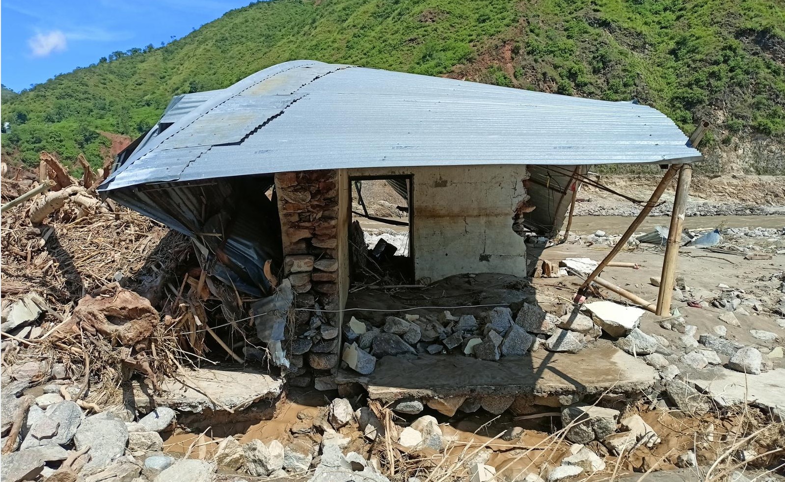 बाढीपहिरोमा परी मृत्यु हुनेको संख्या २४४ पुग्यो, १९ जना अझै बेपत्ता