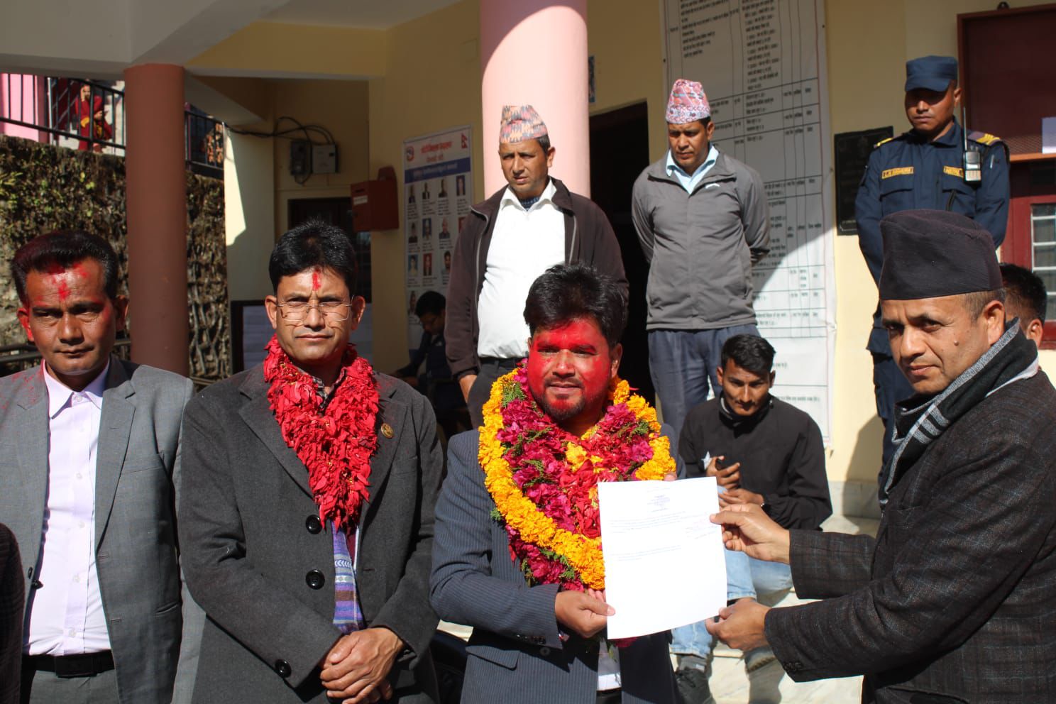 अखिल अध्यक्ष धामीले डाेटीबाट गराए उम्मेदवारी दर्ता