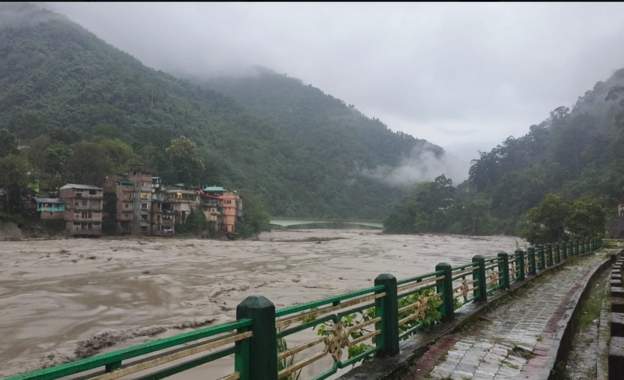 भारतकाे सिक्किममा अचानक आएको बाढीका कारण सेनाका २३ जवान बेपत्ता