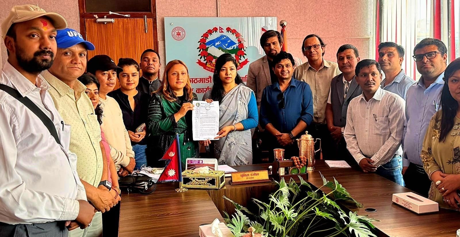 काठमाडौंका सबै स्थानीय तहलाई पत्रकार महासंघले बुझायो ज्ञापनपत्र