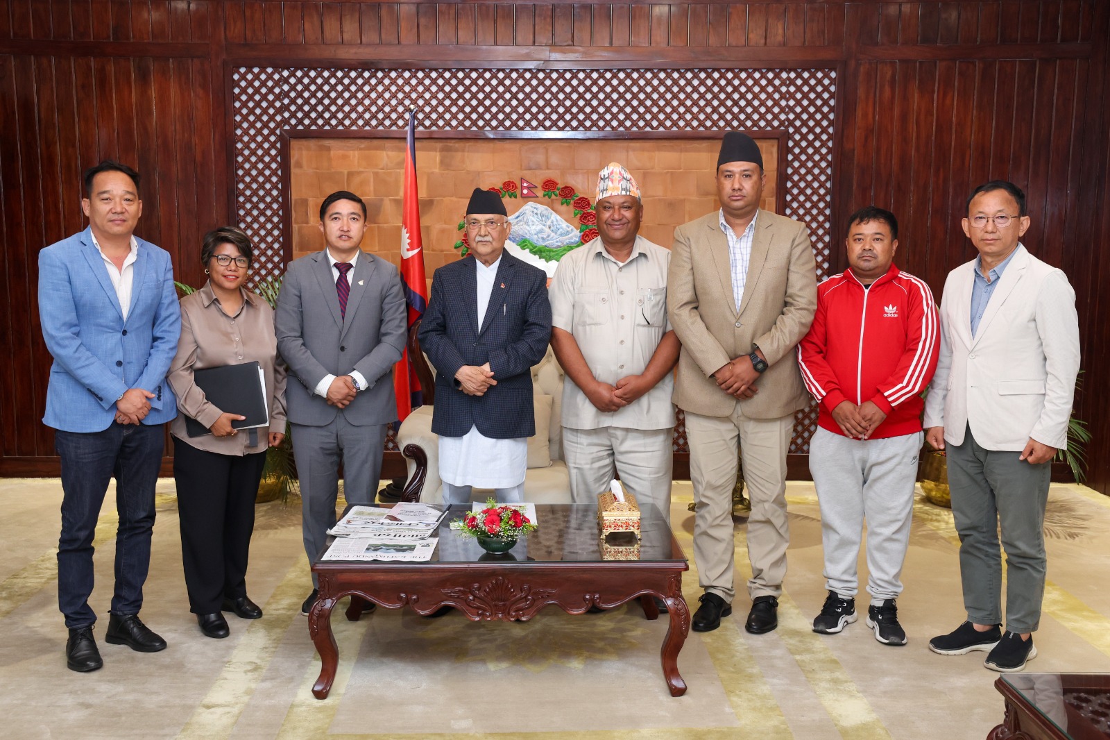 सूर्यविनायकमा नयाँ रंगशाला बनाउन प्रधानमन्त्री ओलीले गरे छलफल 