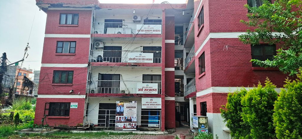 अस्थायी कर्मचारीको दरबन्दी स्वीकृत नभएपछि मधेशको स्वास्थ्य सेवा प्रभावित