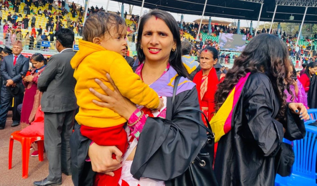 दीक्षित आमाहरू : पढाइ र मातृत्वमा सफल हुँदा पुलकित