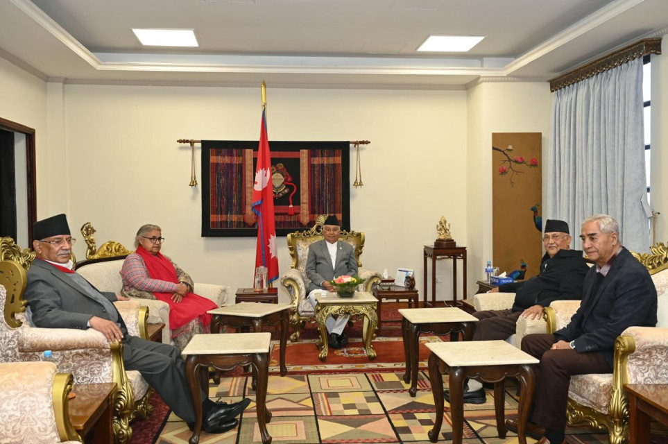 कार्कीले संवादहीनता तोड्दा पनि चुनावबारे अझै संशयमा छन् देउवा, ओली र प्रचण्ड