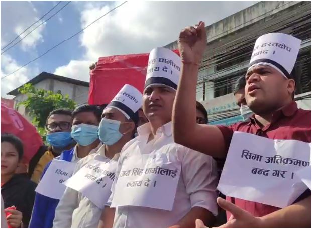 दार्चुलाका जयसिंह धामी बेपत्ता प्रकरण : माधव नेपालनिकट अनेरास्ववियुले जलायो मोदीको पुतला