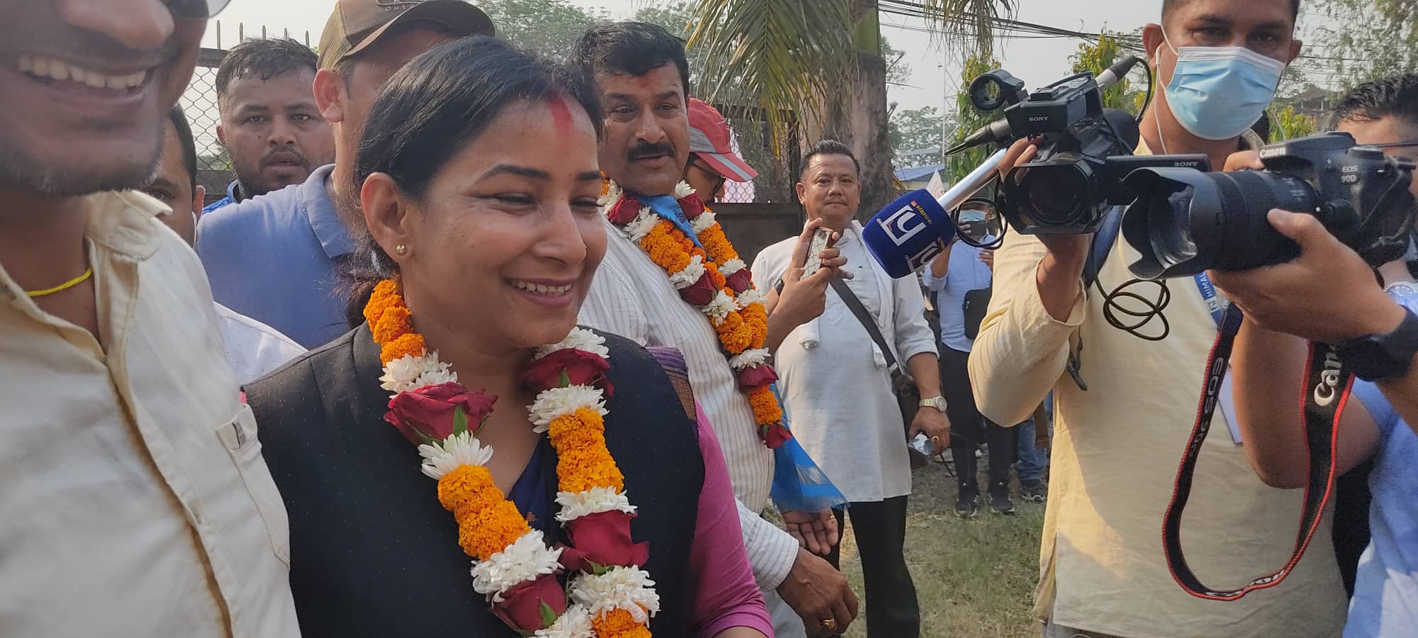 जनअभिमतबाट पनि प्रतिगमनलाई पराजित गर्छौँं, बागी उम्मेदवारले फरक पर्दैन : रेनु दाहाल