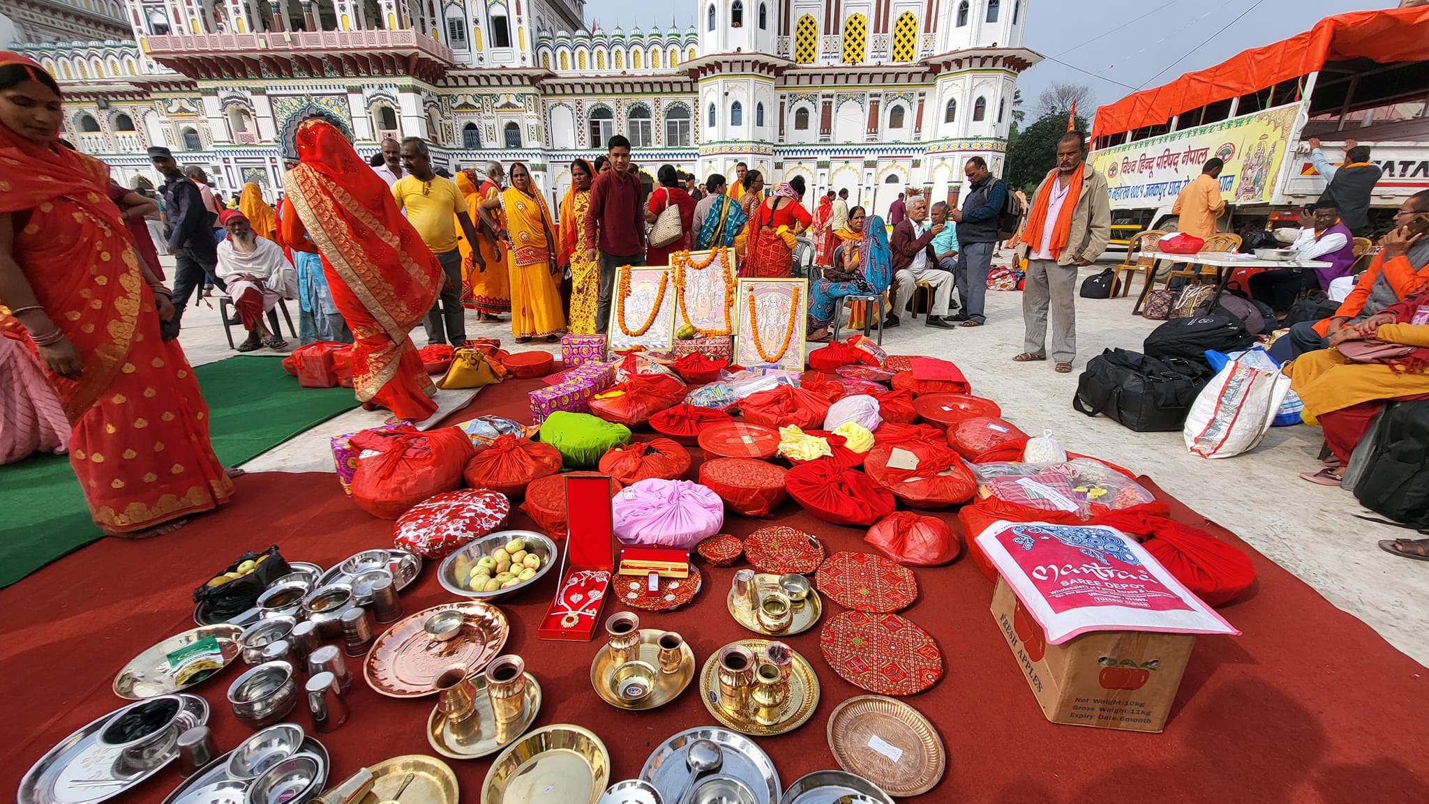 मधेशका मुख्यमन्त्री दुई सय ५१ सदस्यीय प्रतिनिधिमण्डल नेतृत्व गर्दै अयोध्या प्रस्थान