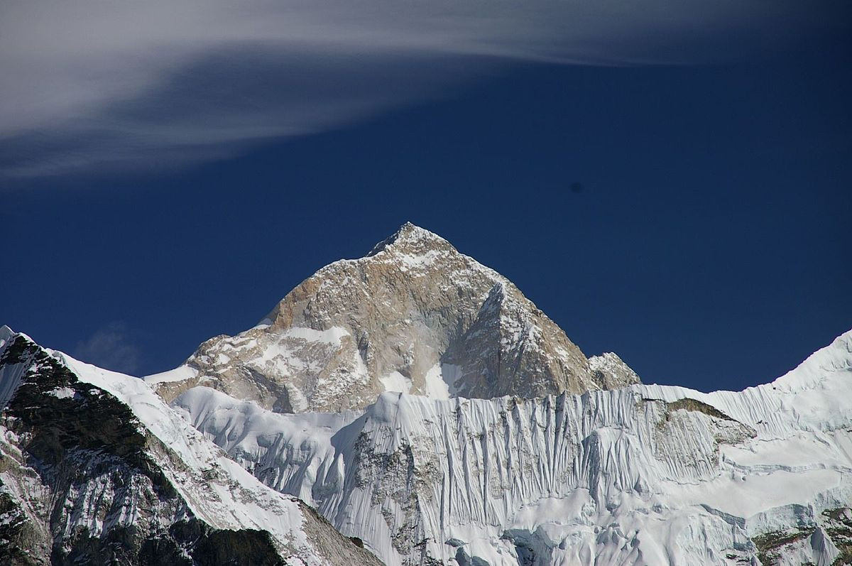 मकालु हिमाल आरोहण गरी फर्किने क्रममा पर्वतारोही शेर्पाको मृत्यु