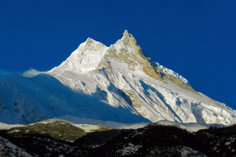 मनास्लु हिमालको आधार शिविरमा हिमपहिरो, एक जनाको मृत्यु 