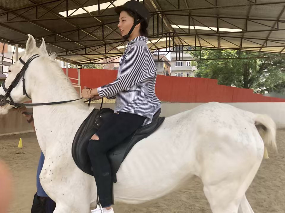 साम्राज्ञीको घोडा माेह