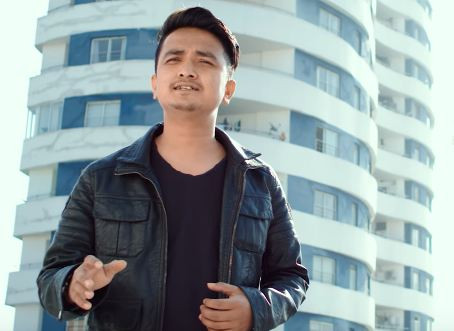 अमितको ‘यता मेरो रगतले’ बजारमा