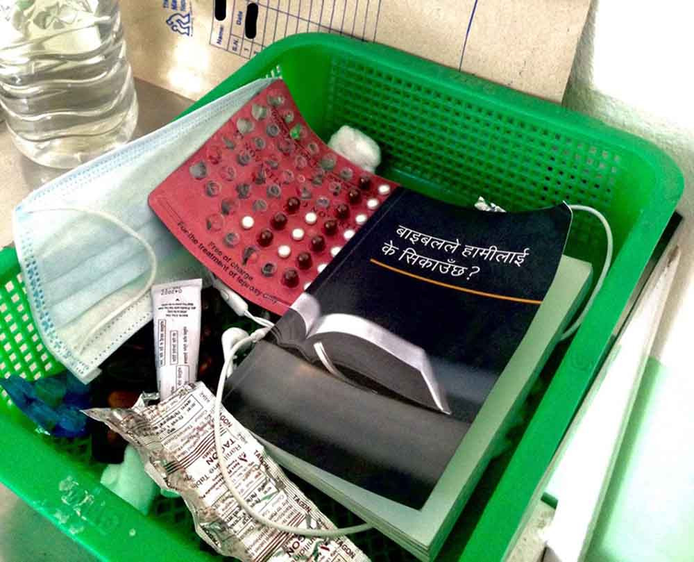 मिसनरी अस्पतालमा शिवसेनाको छापा