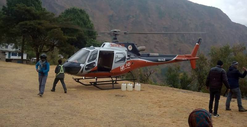 बाजुरामा सुत्केरी महिलाको हेलिकाेप्टरबाट उद्धार, नेपालगन्जमा उपचार हुँदै