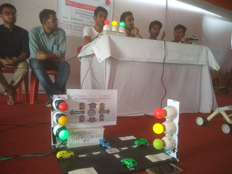 नेपाली युवाले मान्छे नपुग्ने ठाउँमा पुग्ने रोबोट बनाए