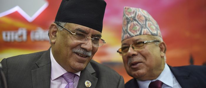 प्रचण्ड–नेपाल समूहका नेता आकस्मिक छलफलमा 