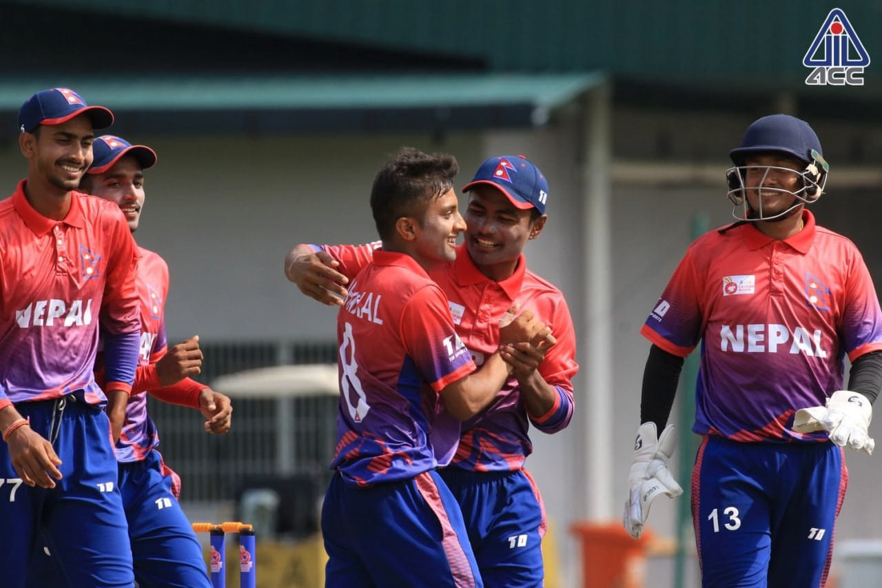एसिया कप क्रिकेटः नेपालले बंगलादेशको सामना गर्दै