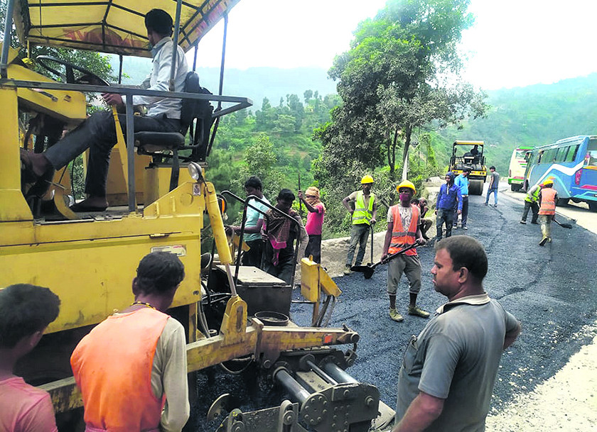 उपत्यकाको सडकः खाल्डाखुल्डी पुर्ने काम तीव्र