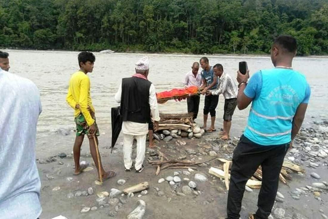 अरुण नदीमा बेपत्ताको कुशको शव बनाएर अन्त्येष्टि