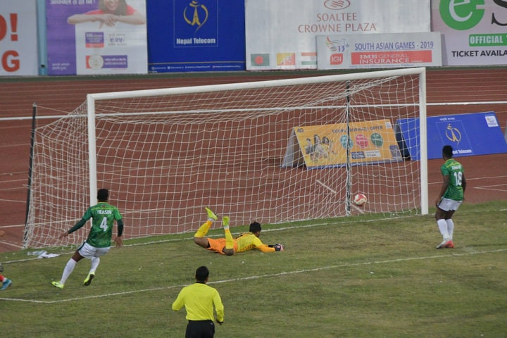 बंगलादेशलाई हराउँदै नेपाल फुटबलको फाइनलमा