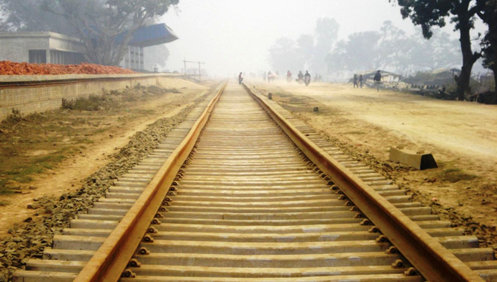 स्थानीयको विरोधले रेलमार्ग निर्माणको काम रोकियो