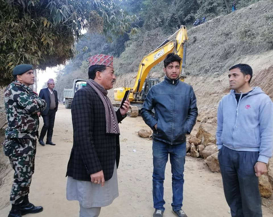 धमाधम कालाेपत्रे गरिँदै काठमाडाैंका सडक