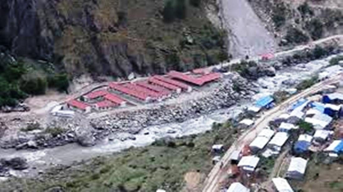 रसुवामा वडाध्यक्षद्वारा गाउँमा गस्ती