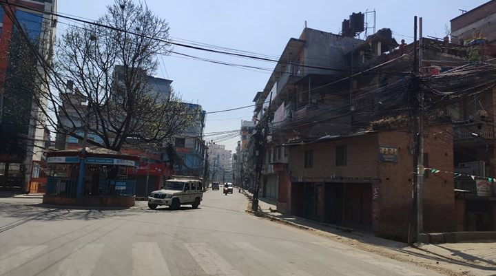 लकडाउनमा थप कडाइ गर्ने सरकारको निर्णय, तर काठमाडौंमै बढ्यो चहलपहल