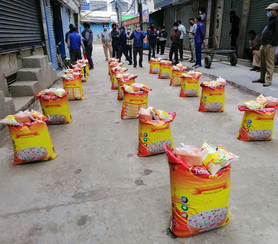 नेपाल कपडा तथा सिलाइ व्यवसायी महासंघद्वारा राहत वितरण