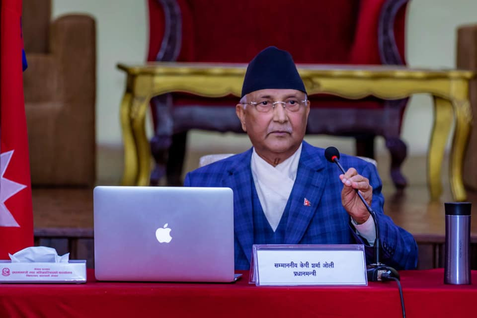 ओलीलाई कुर्दै नेकपा सचिवालय सदस्य