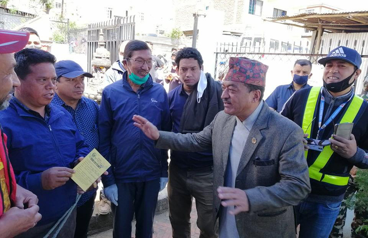 कोरोनासँग जुध्दै विकासलाई तीव्रता, बजेट अभाव हुन्नः मन्त्री मानन्धर