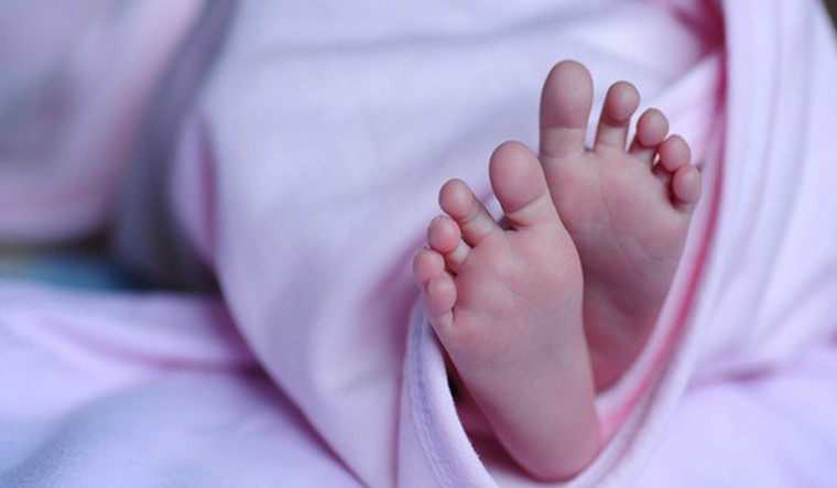 नेपालमा २ महिनाको शिशुमा पनि देखियो कोरोना