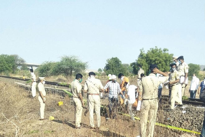 भारतमा मालबाहक रेलले किचेर १६ मजदुरको मृत्यु