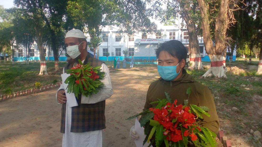 विराटनगरमा उपचाररत भोजपुर र झापाका २ संक्रमित डिस्चार्ज