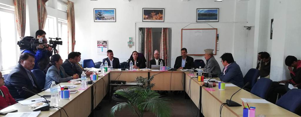 मन्त्रीहरू वक्तव्यमा सीमित भएको भन्दै राजीनामा दिन संसद सदस्यको माग