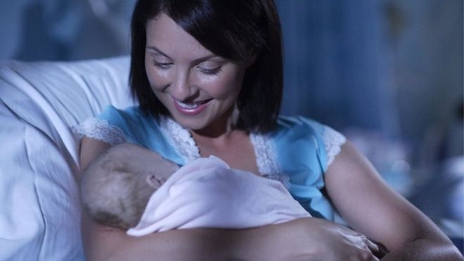 विश्व स्वास्थ्य संगठन भन्छ, 'काेराेना संक्रमित आमाले नवजात शिशुलाई स्तनपान गराउँदा हुन्छ'