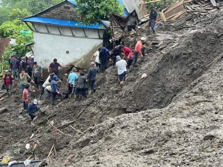 लमजुङ पहिरो: बेपत्ता चार जनाकै शव भेटियो (अपडेट)