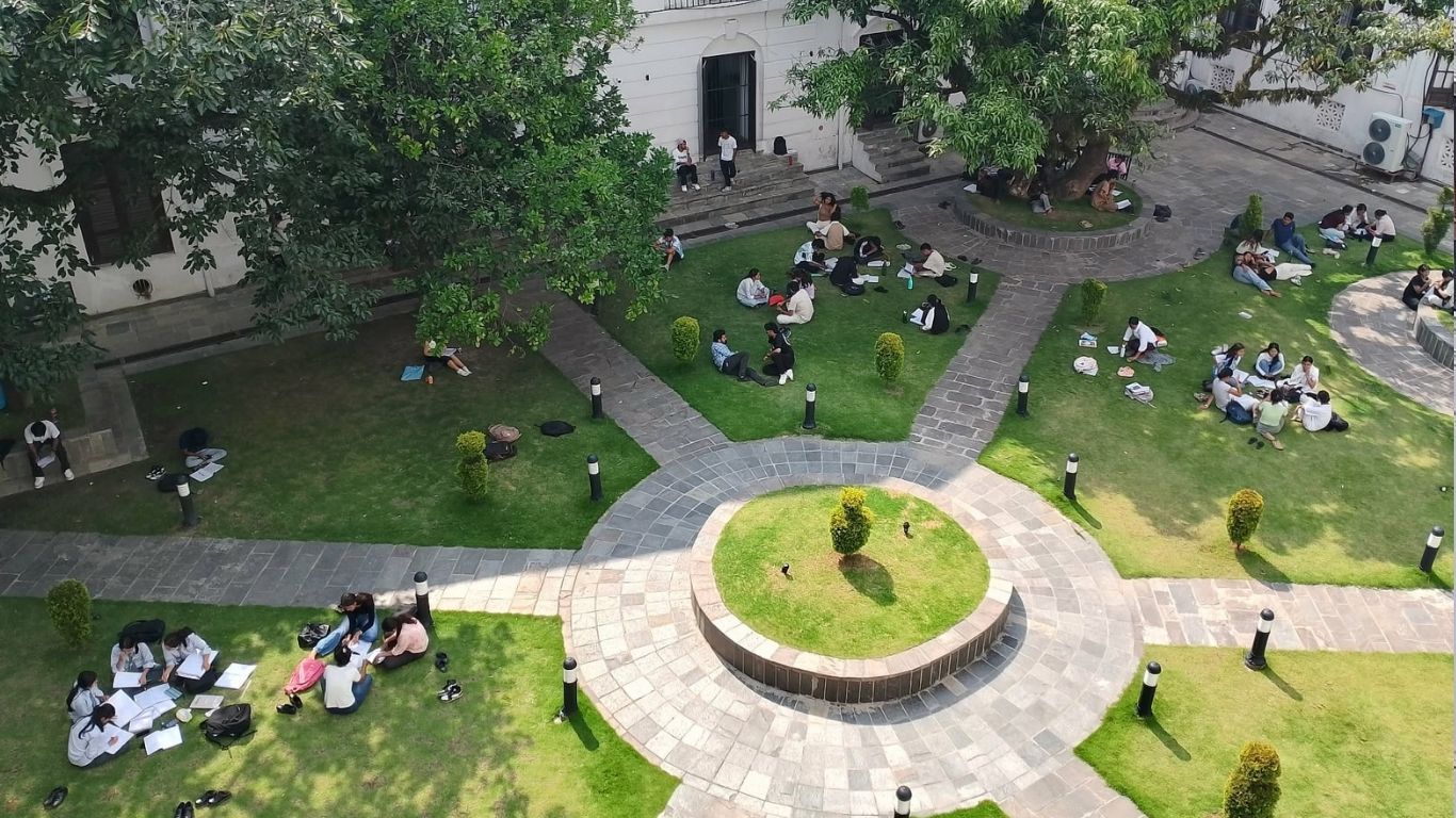 शान्त वातावरणमा अध्ययन गर्नेलाई लोभ्याउँदै केसर पुस्तकालय