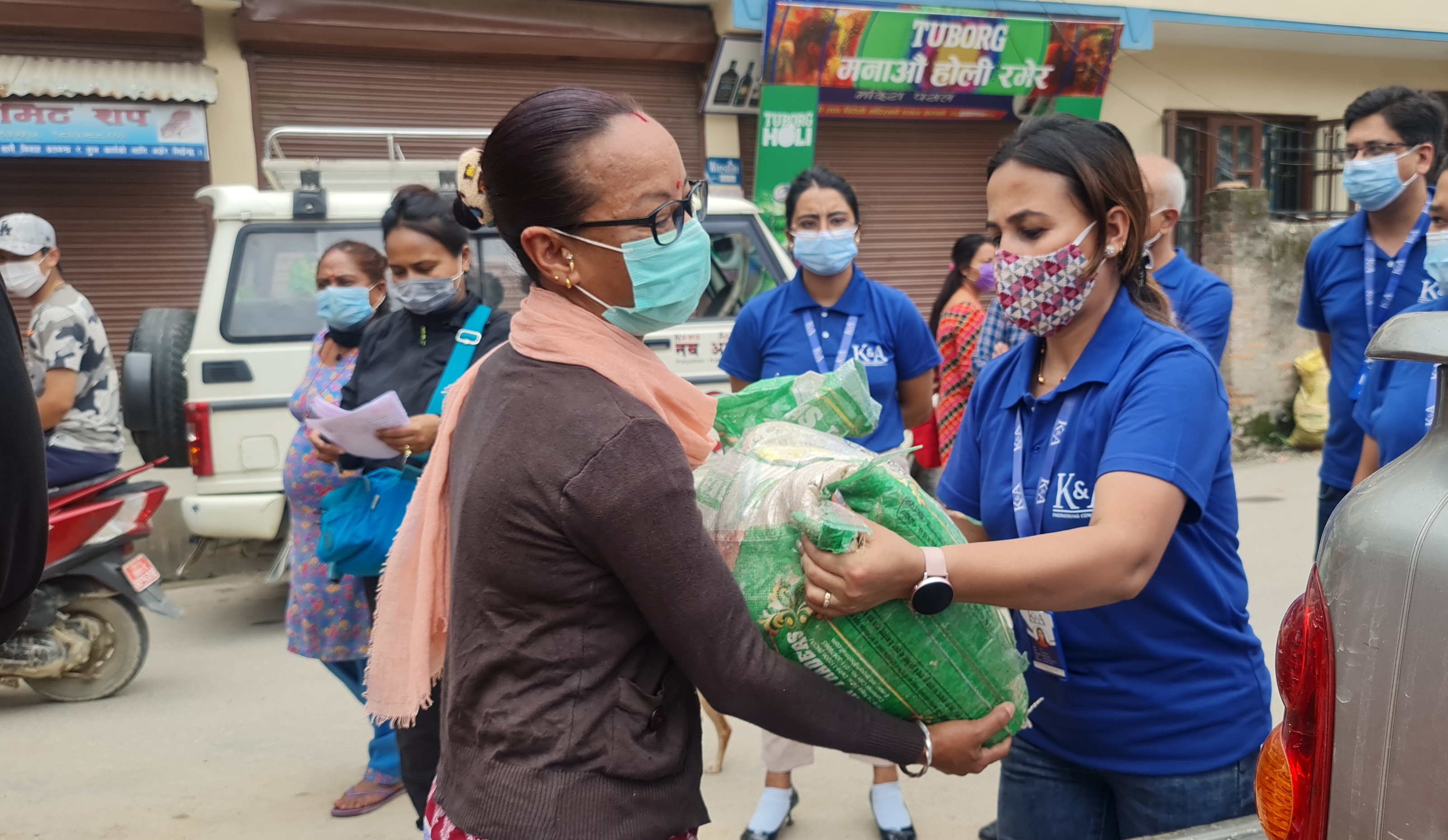 अमेरिकी कम्पनी पीसीले कोरोना प्रभावित ११० नेपाली श्रमिकलाई गर्‍यो खाद्यान्न सहयोग 