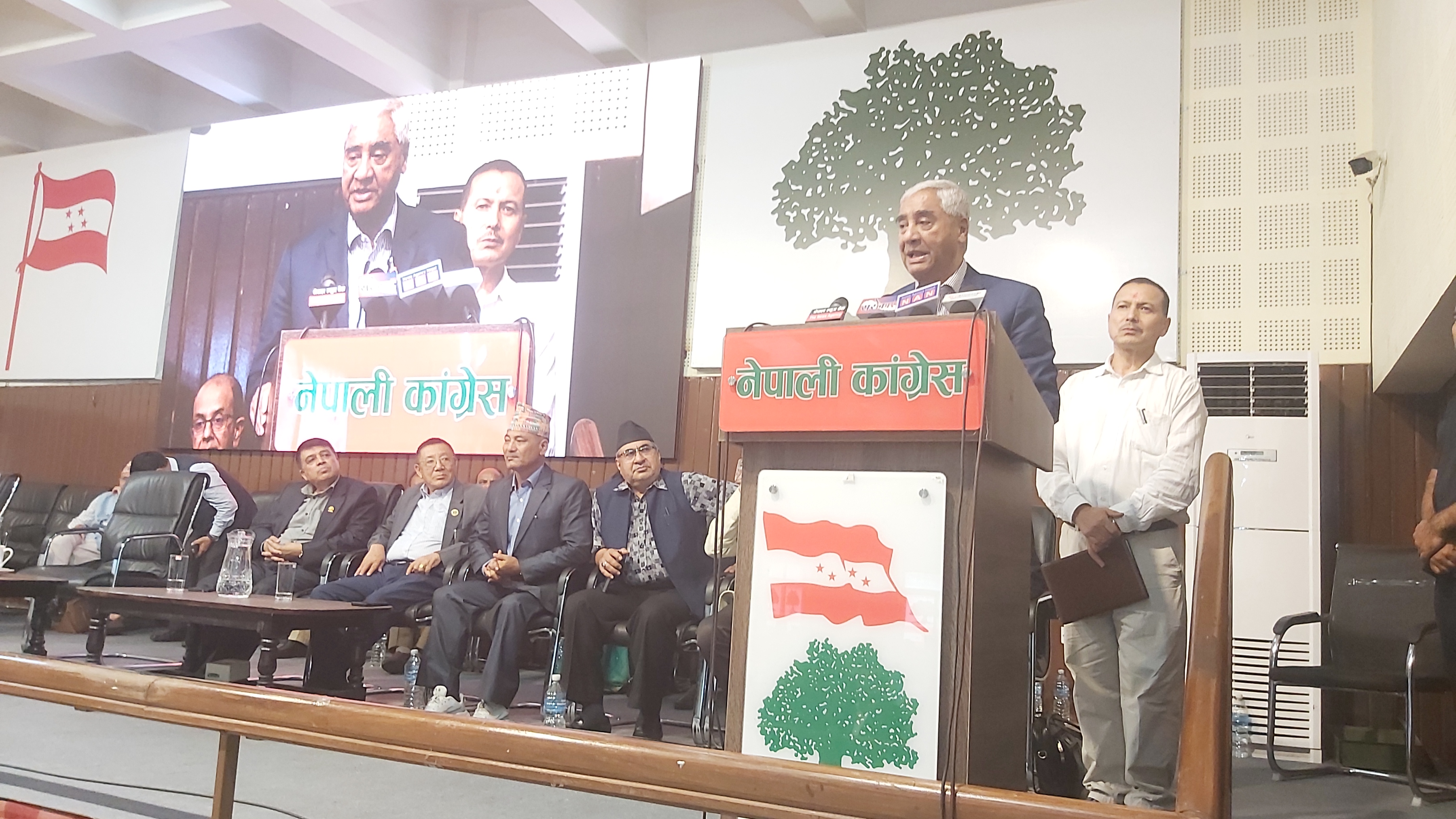 सबै दोष नेतामाथि नथुपारौँ : देउवा