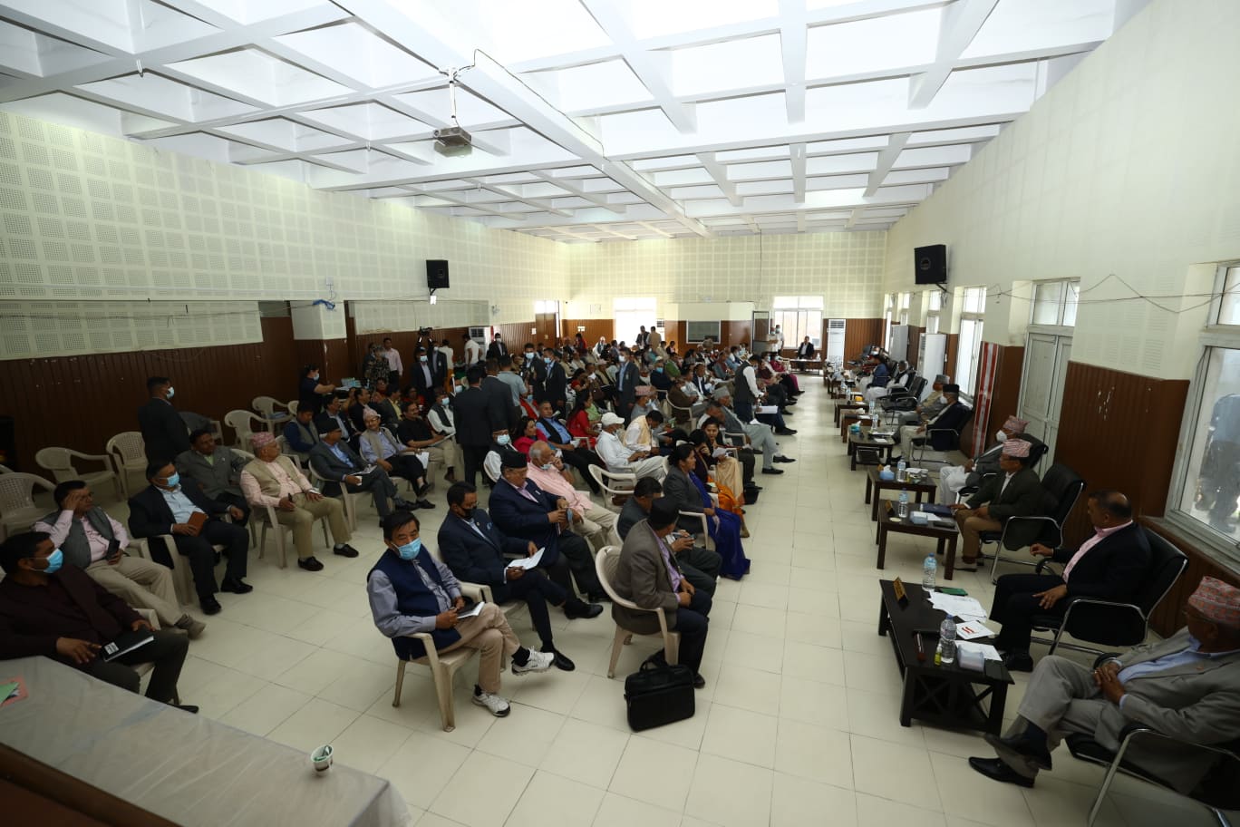 कांग्रेस केन्द्रीय समिति बैठक सुरु, बैठकअघि देउवा र कोइरालाबीच भेट 