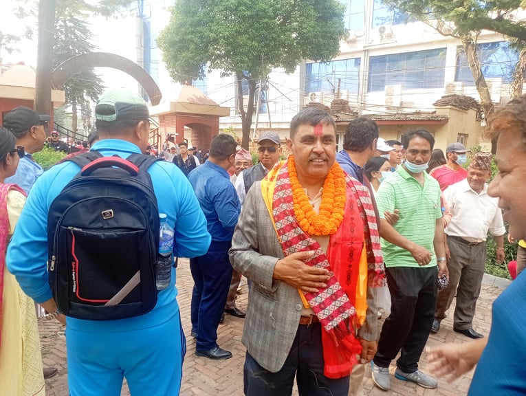 ललितपुर महानगरमा गठबन्धनका उपमेयर बज्राचार्यले दर्ता गरे उम्मेदवारी 