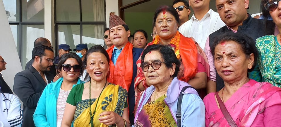 काठमाडौं महानगरमा गठबन्धनका मेयर र उपमेयरका उम्मेदवारको घरदैलो कार्यक्रम छुट्टाछुट्टै