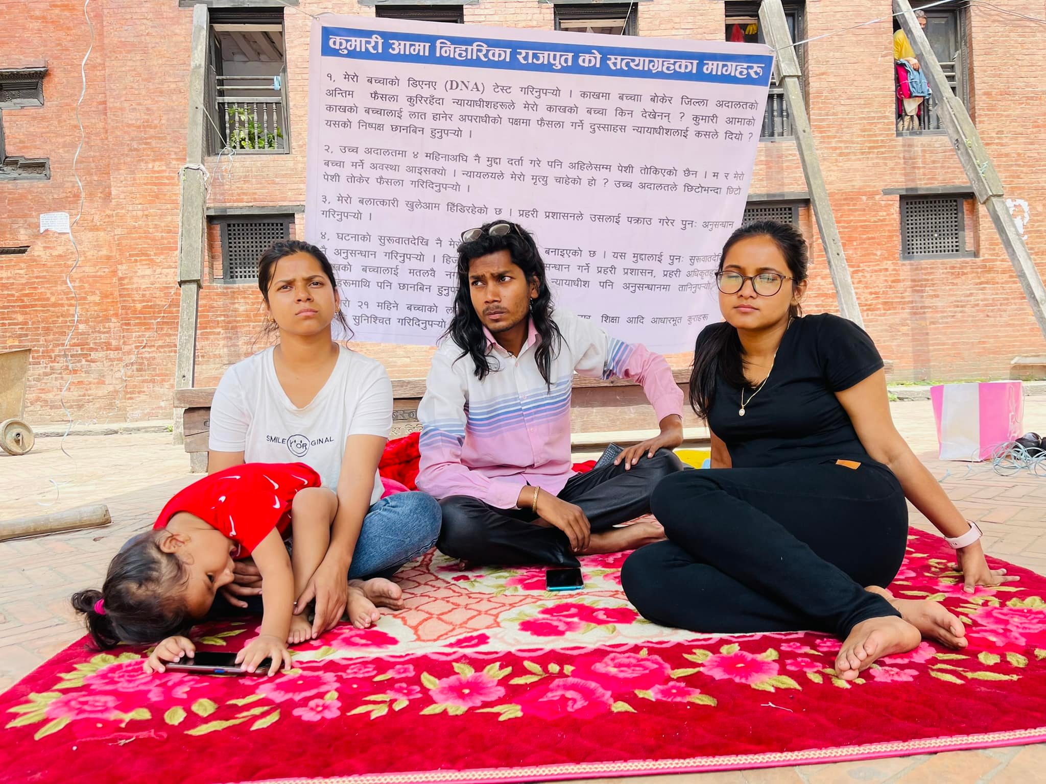 २१ महिने बच्चासहित आमरण अनशनमा कुमारी आमा, यस्ता छन् उनका मागहरू