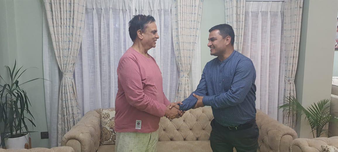 भोट माग्दै प्रदीप पौडेल जब हरिवंशको घरमा पुगे