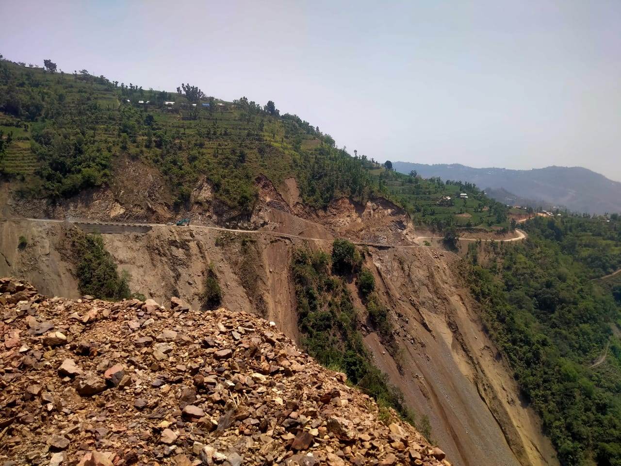 सालझण्डी-ढोरपाटन सडक निर्माण कछुवा गतिमा