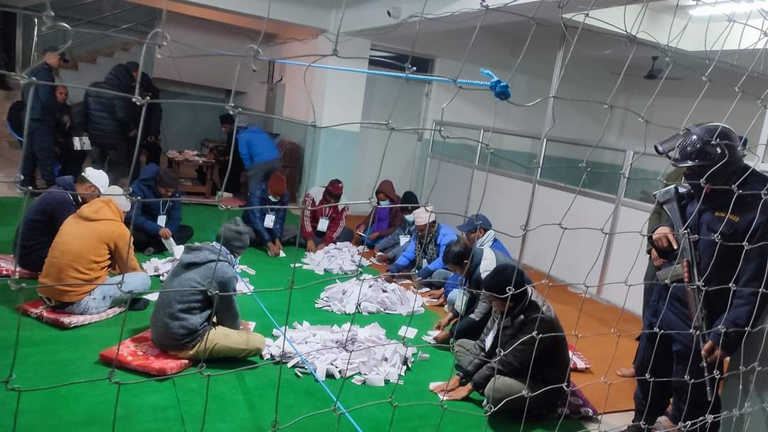 बाजुरामा फेरि लफडा, मतगणना स्थगित