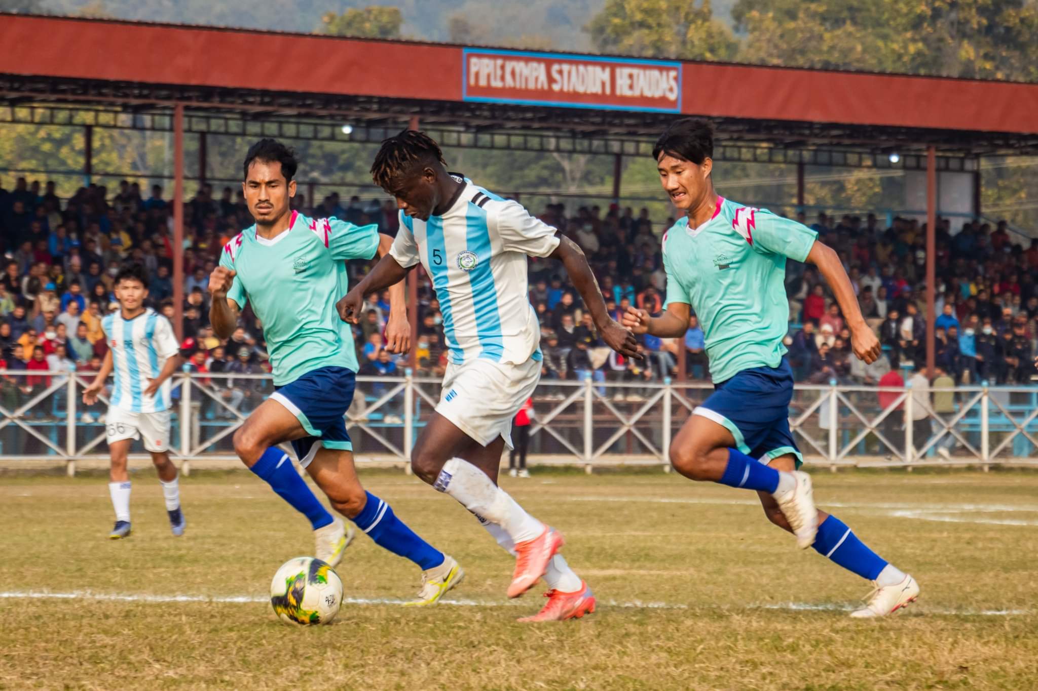 आयोजकलाई हराउँदै मनाङ मकवानपुर गोल्डकपको सेमिफाइनलमा